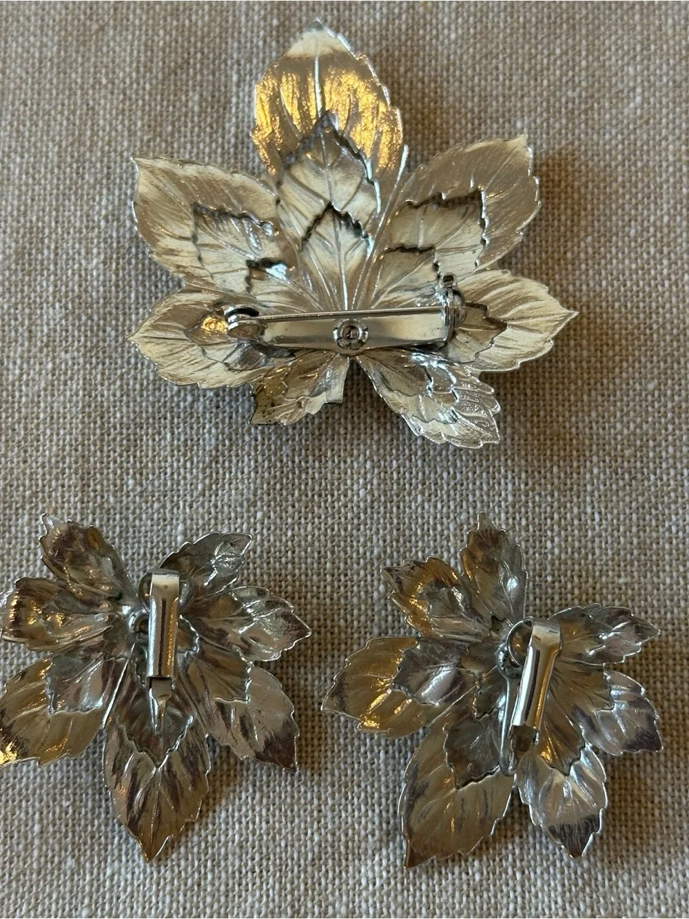 Vintage Silver Tone Floral Leaf Brooch & Clip Earrings Set